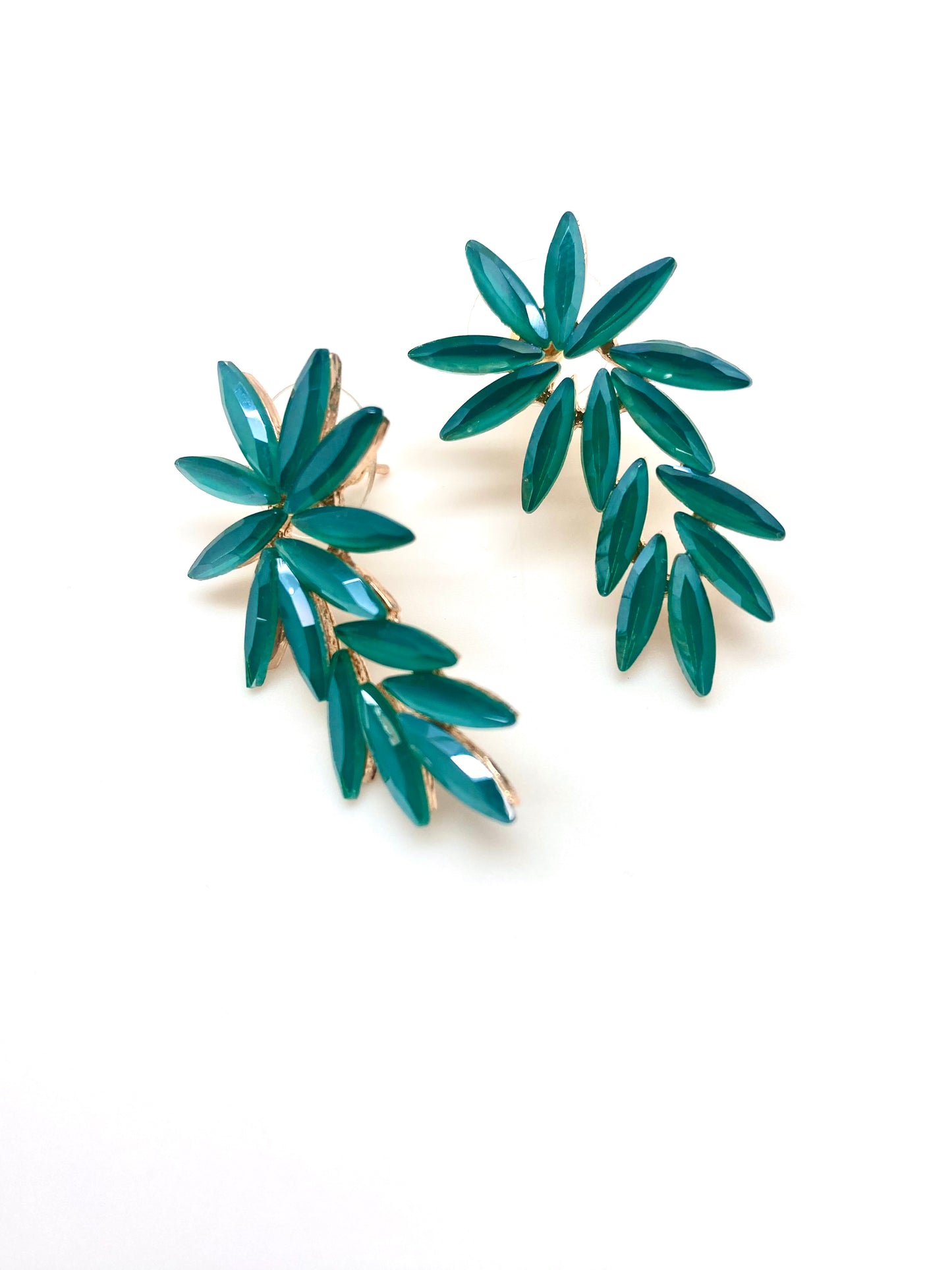 Pendientes hojas verdes