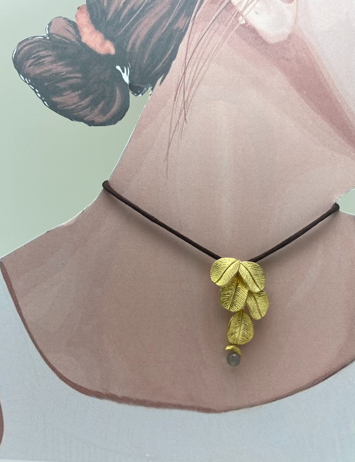 Collar laurel