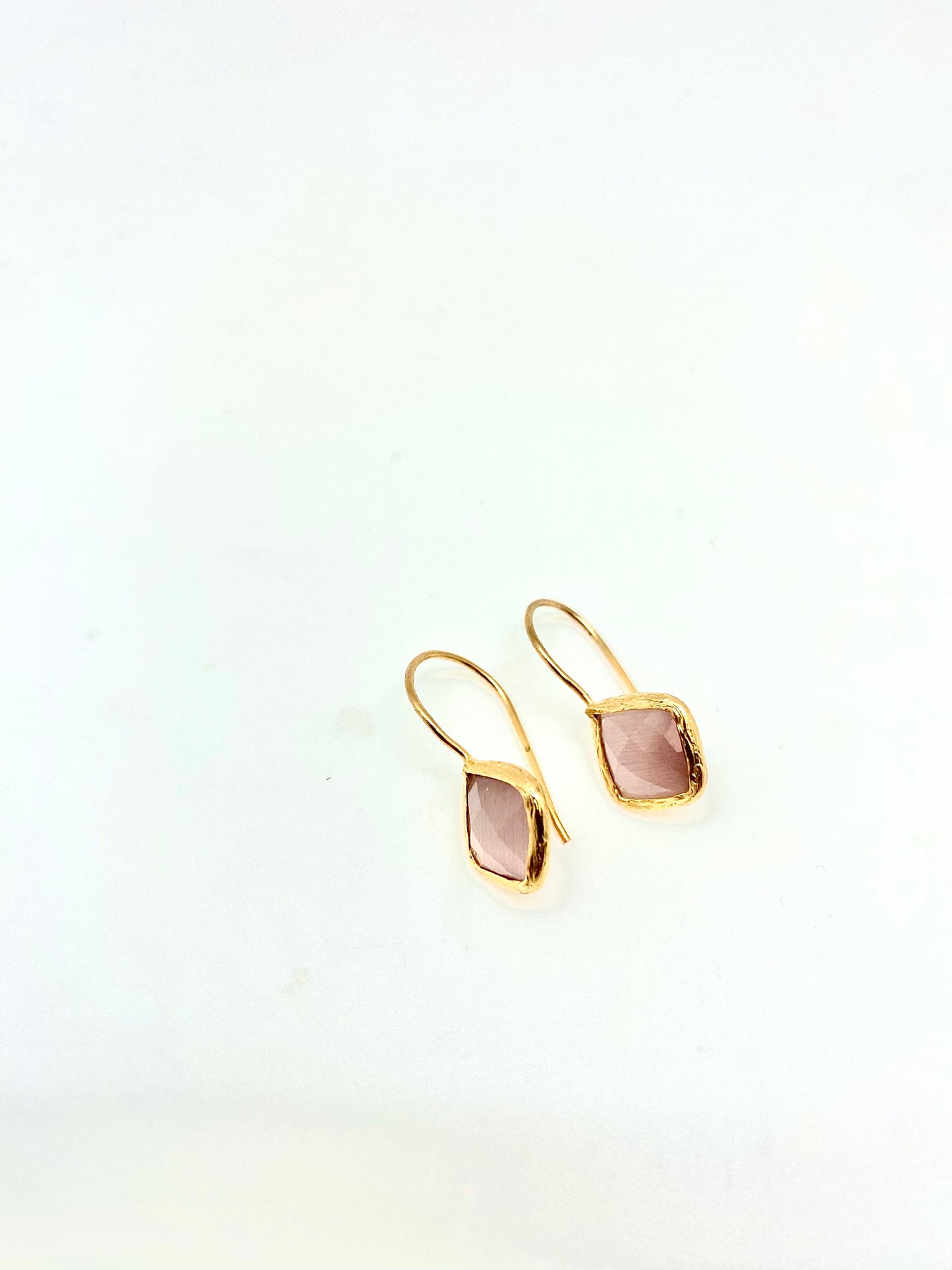 Pendientes cuarzo rosa ribeteadas