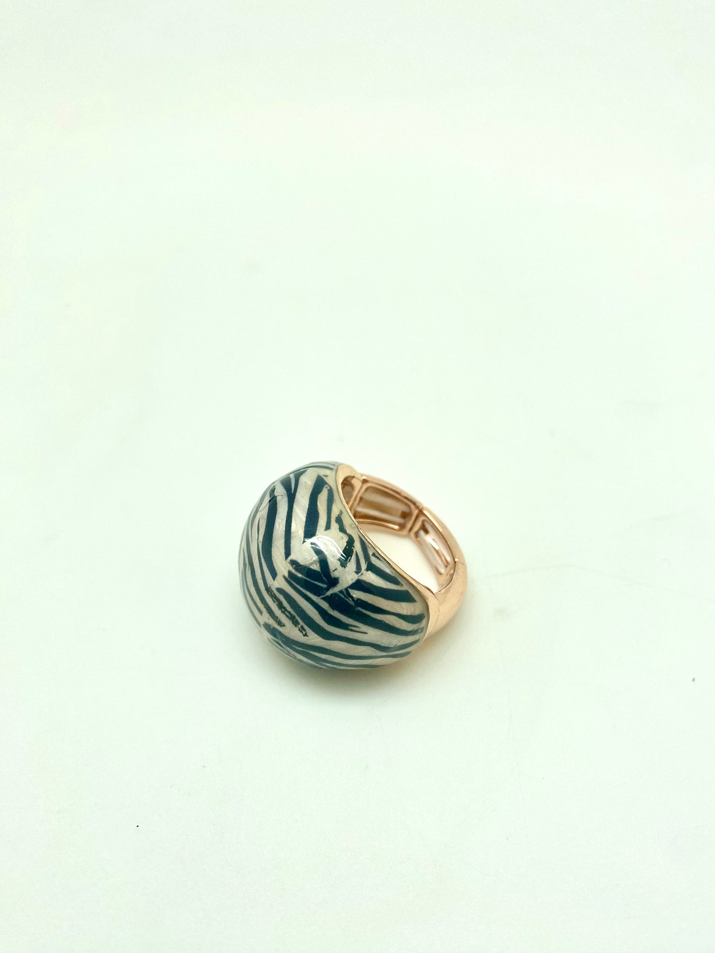 Anillo esmalte cebra