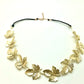 Collar de hojas de parra