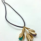 Collar tres flores